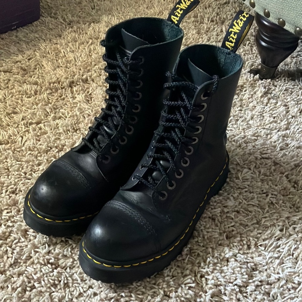Dr Marten Boots